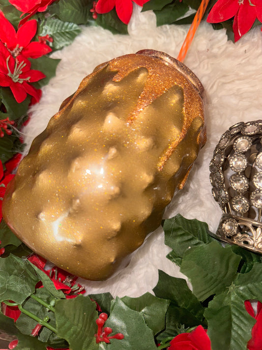 Golden pineapple ready to ship tumbler